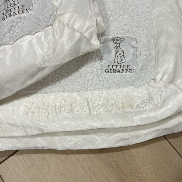 TWO LITTLE GIRAFFE MY FIRST BLANKET WHITE - Picture 2 of 3